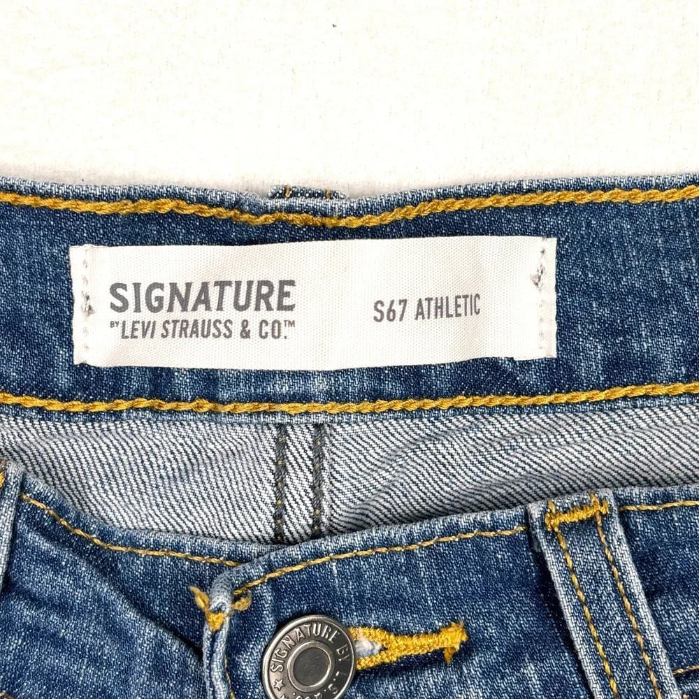 Levis Strauss Co Signature Jeans 30x30 Mens Blue S67 Athletic Denim Straight Leg